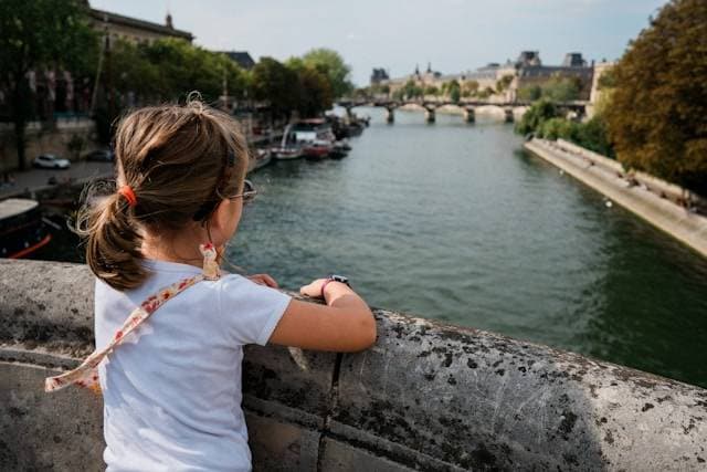 Image de Paris illustrant la ville et ses attractions