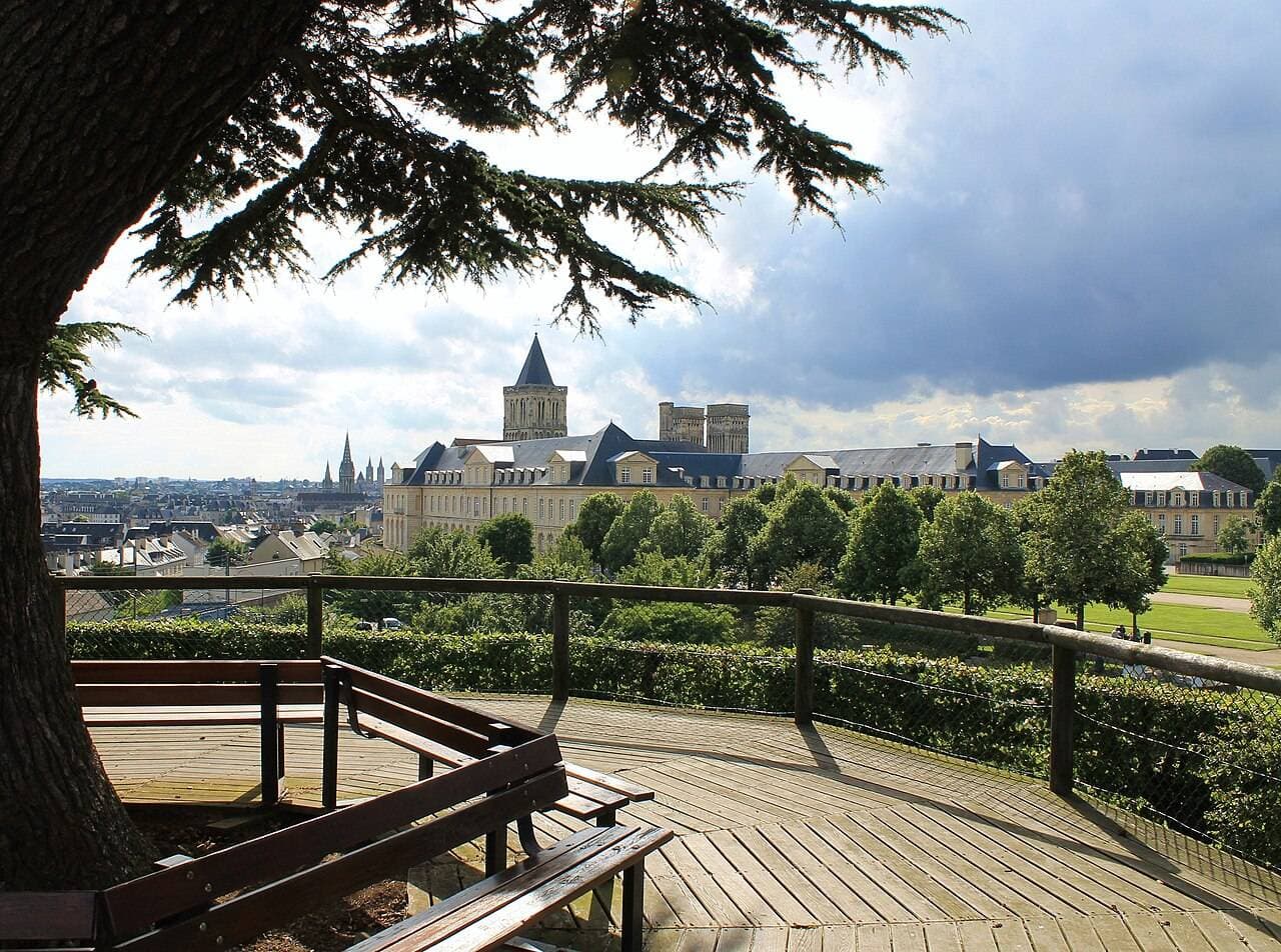 Parc Michel d’Ornano vue du cèdre à Caen