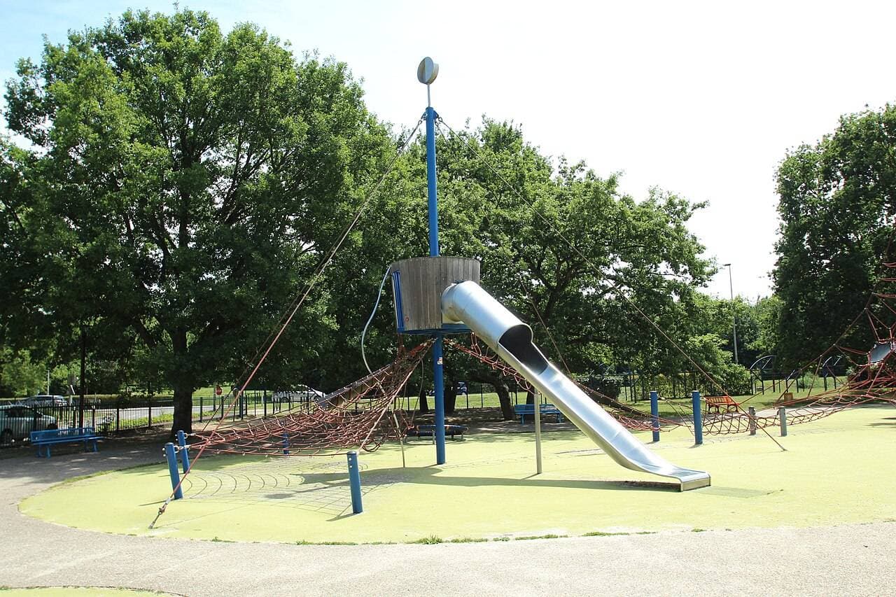 Toboggan Aire de Jeux Jacques Cartier à Élancourt