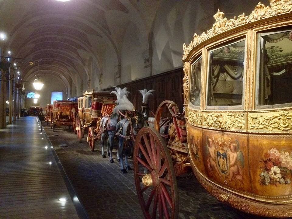 Activité enfant à Versailles en intérieur par temps de pluie - Galerie des carosses