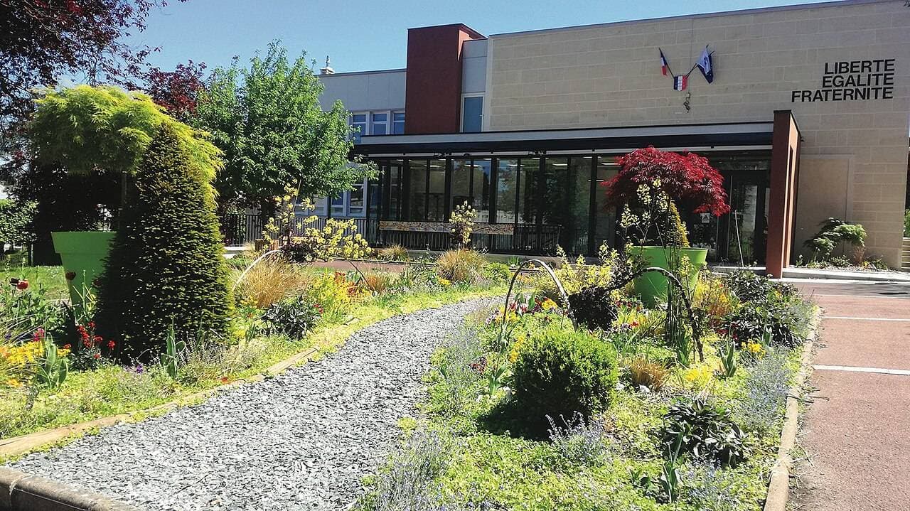 Idée de sortie incontournable pour enfants à Saint-Cyr-L'école - Hôtel de ville