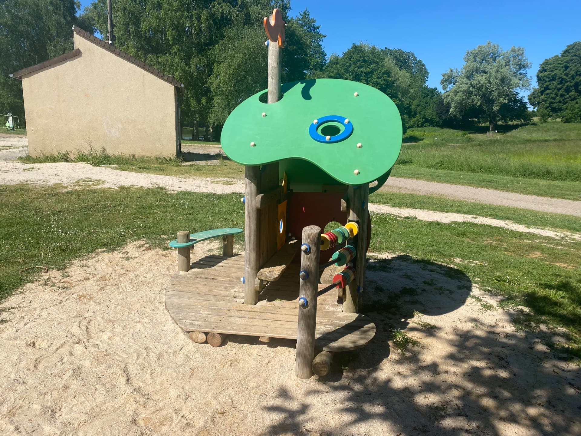 Aire de jeux et plan d’eau de Conlie – sortie enfant à Conlie