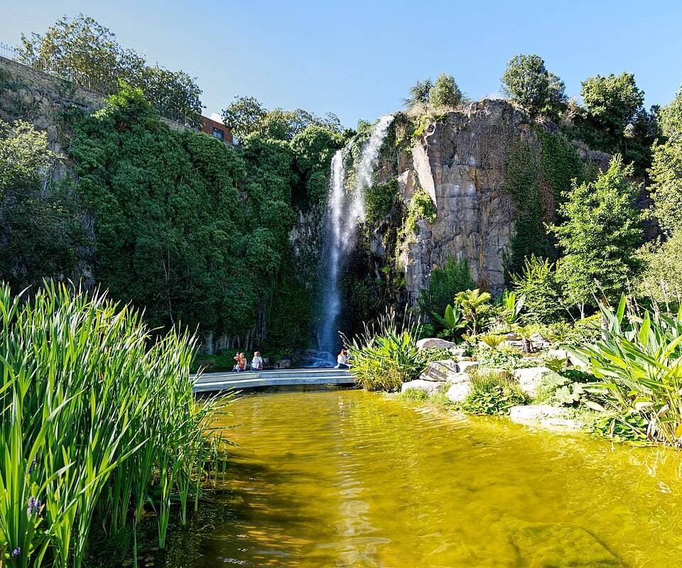 Le Jardin Extraordinaire : cascade et bassin enfants – sortie enfant à Nantes