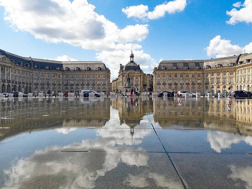 Miroir d'eau (Place de la Bourse) – sortie enfant à Bordeaux