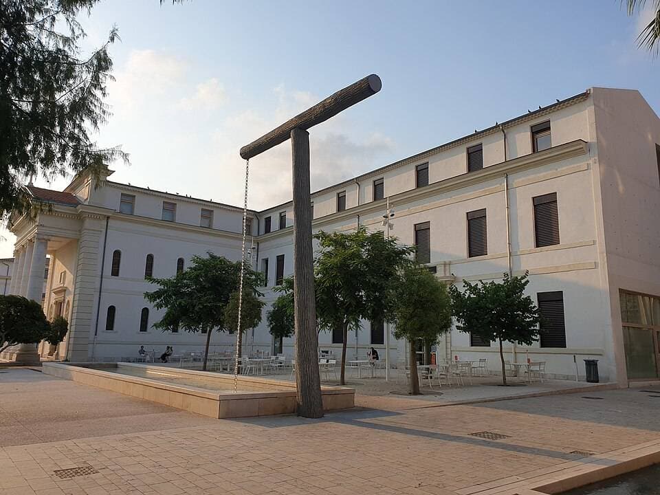 Médiathèque Chalucet à Toulon - Bibliothèques & ludothèques