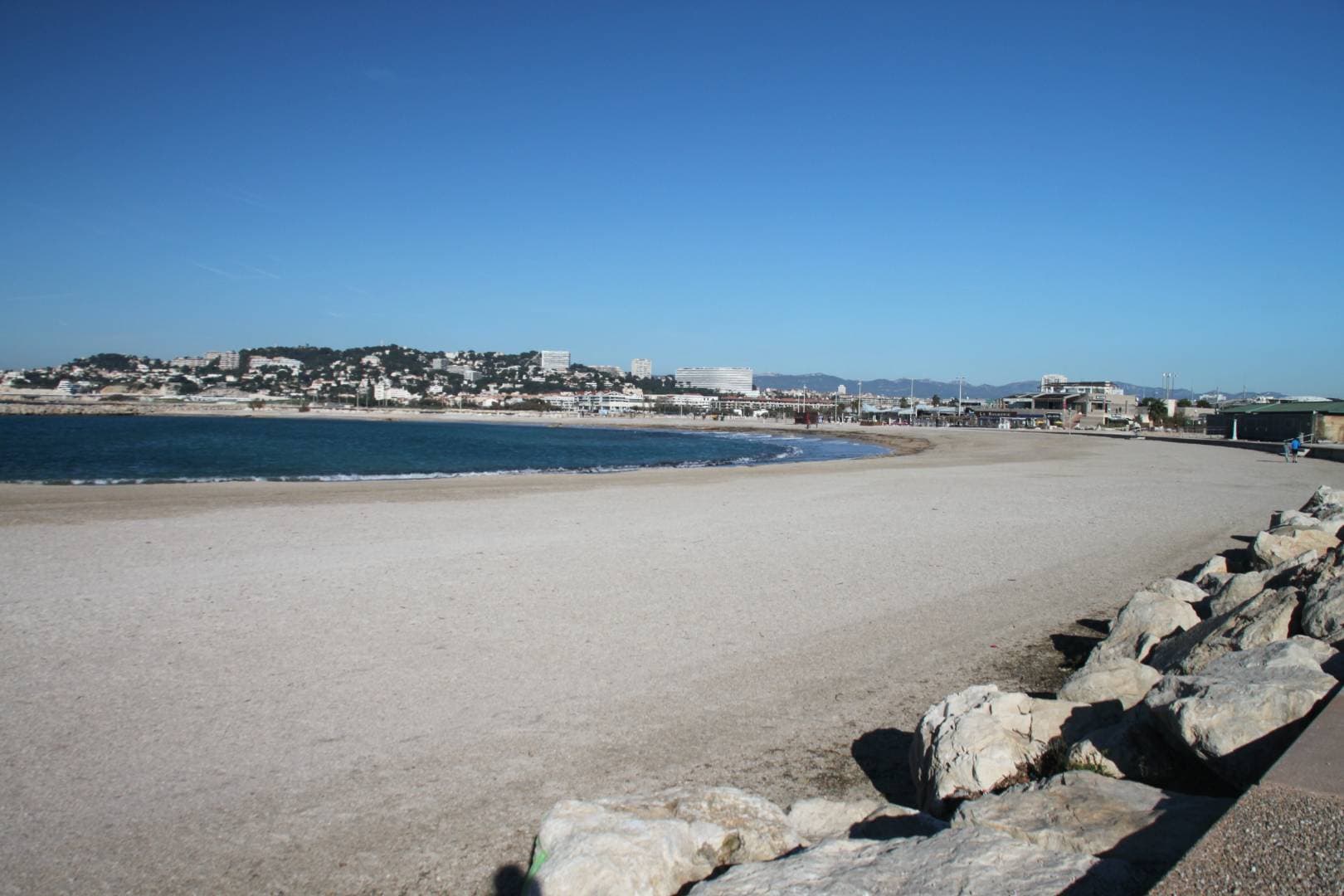 Plage Prado Nord à Marseille - Pieds dans l’eau