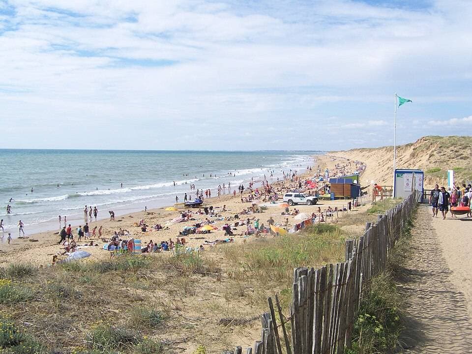 Plage de Sauveterre : plage sauvage et nature idéale en famille – sortie enfant à Les Sables-D'olonne