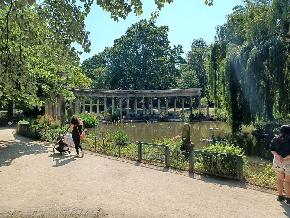 Parc Monceau : manège, jeux et balade chic en famille – sortie enfant à Paris