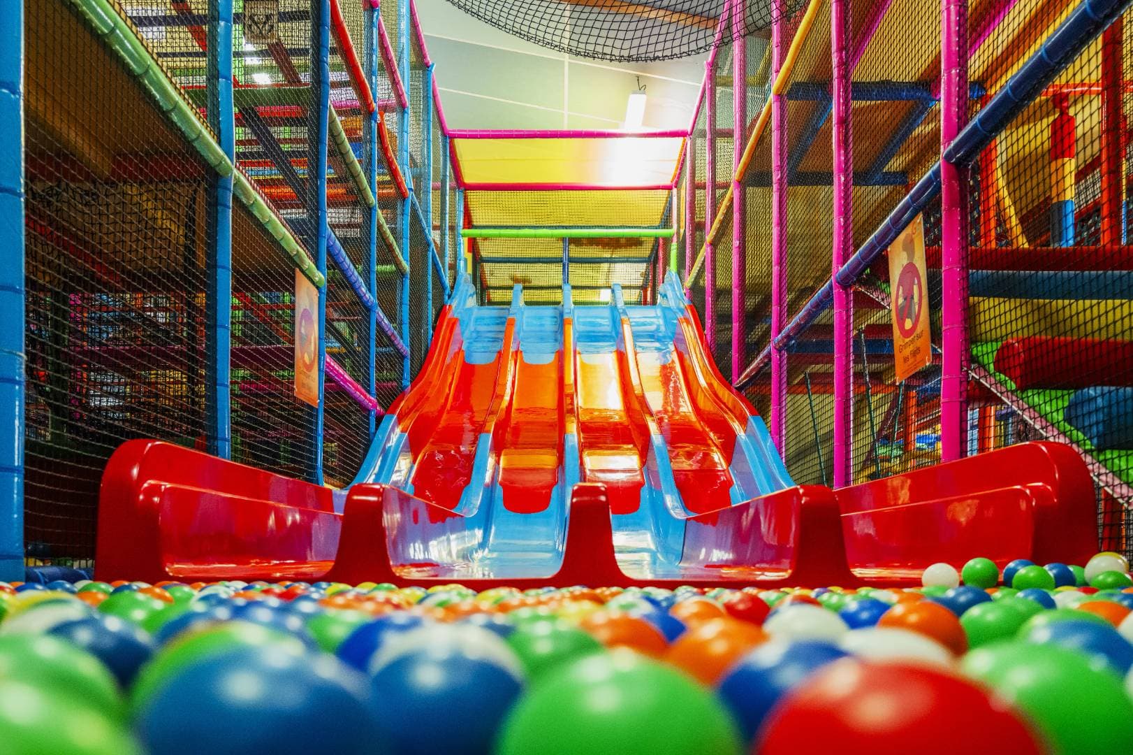 Parc des Sablotins : parc indoor fun et anniversaire enfants inoubliable à Les Sables-D'olonne - Loisirs & activités éducatives