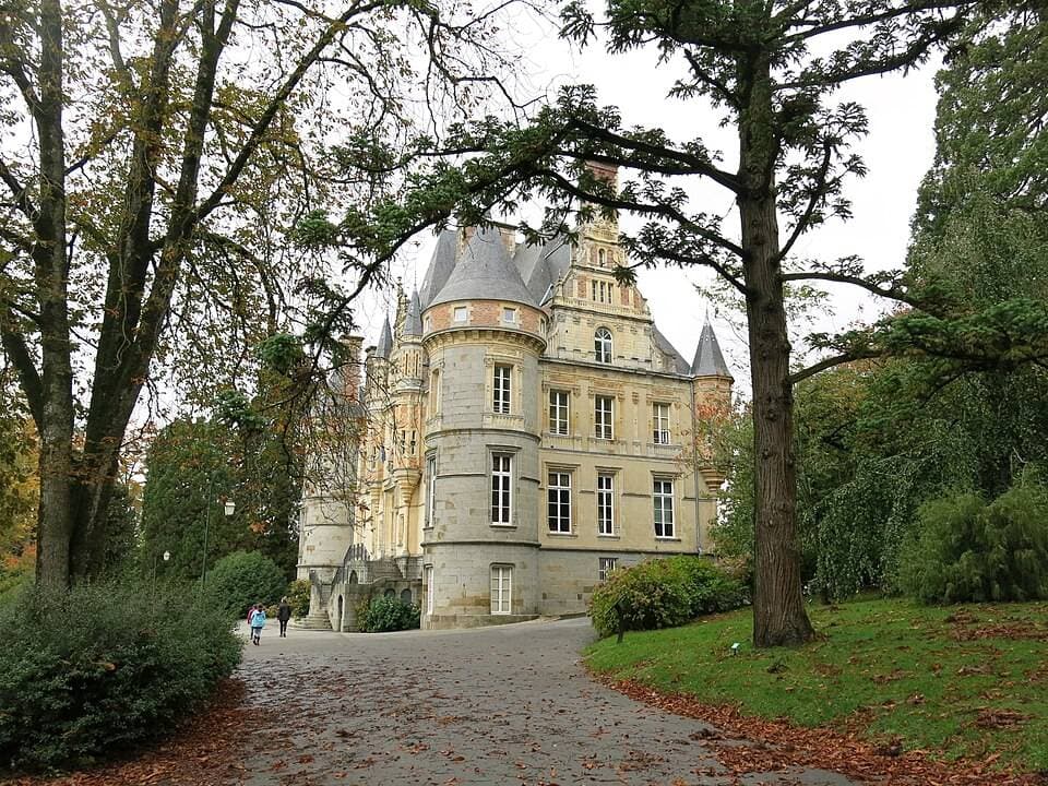 Parc du Château de la Roche-Bagnoles : balade nature et vue magique – sortie enfant à Bagnoles-De-L'orne Normandie