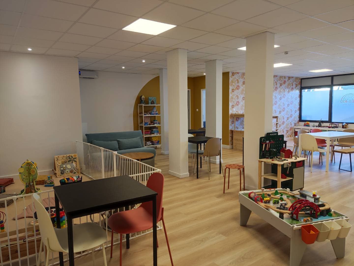 CREA-KID : Le cocon jeux & café des jeunes familles à Saint-Maximin-La-Sainte-Baume - Espaces parents-enfants
