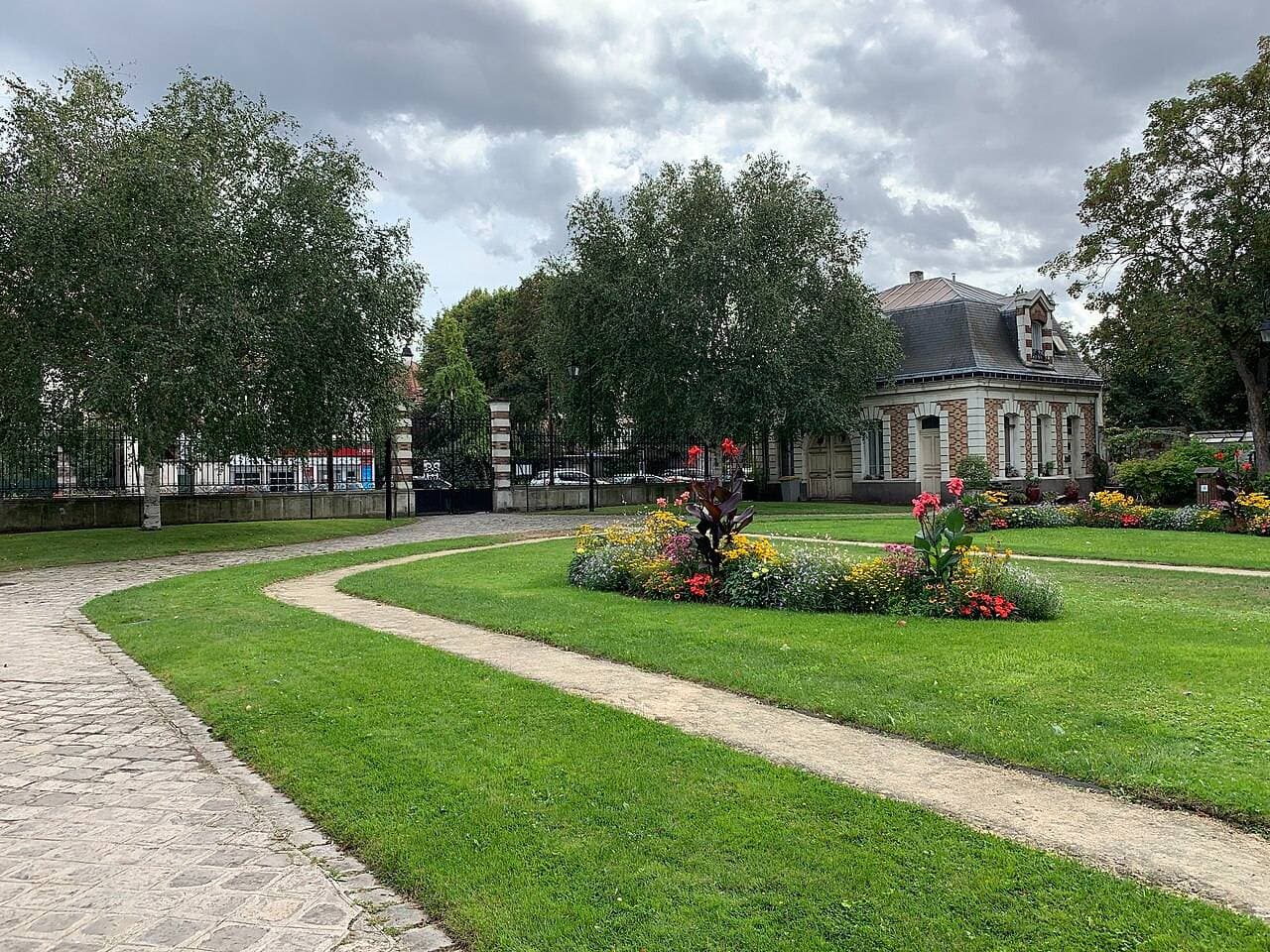 Parc Lefèvre : château, étang et aire de jeux – sortie enfant à Livry-Gargan