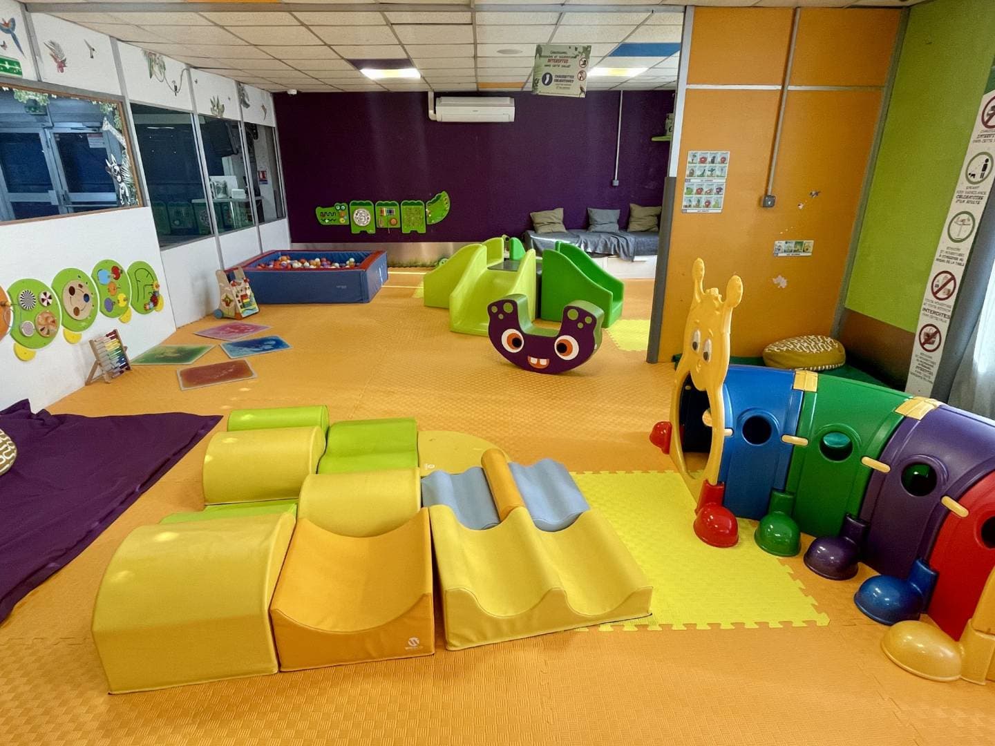 Jump Story : 900 m² de jeux et structures gonflables – activité enfant à Perpignan