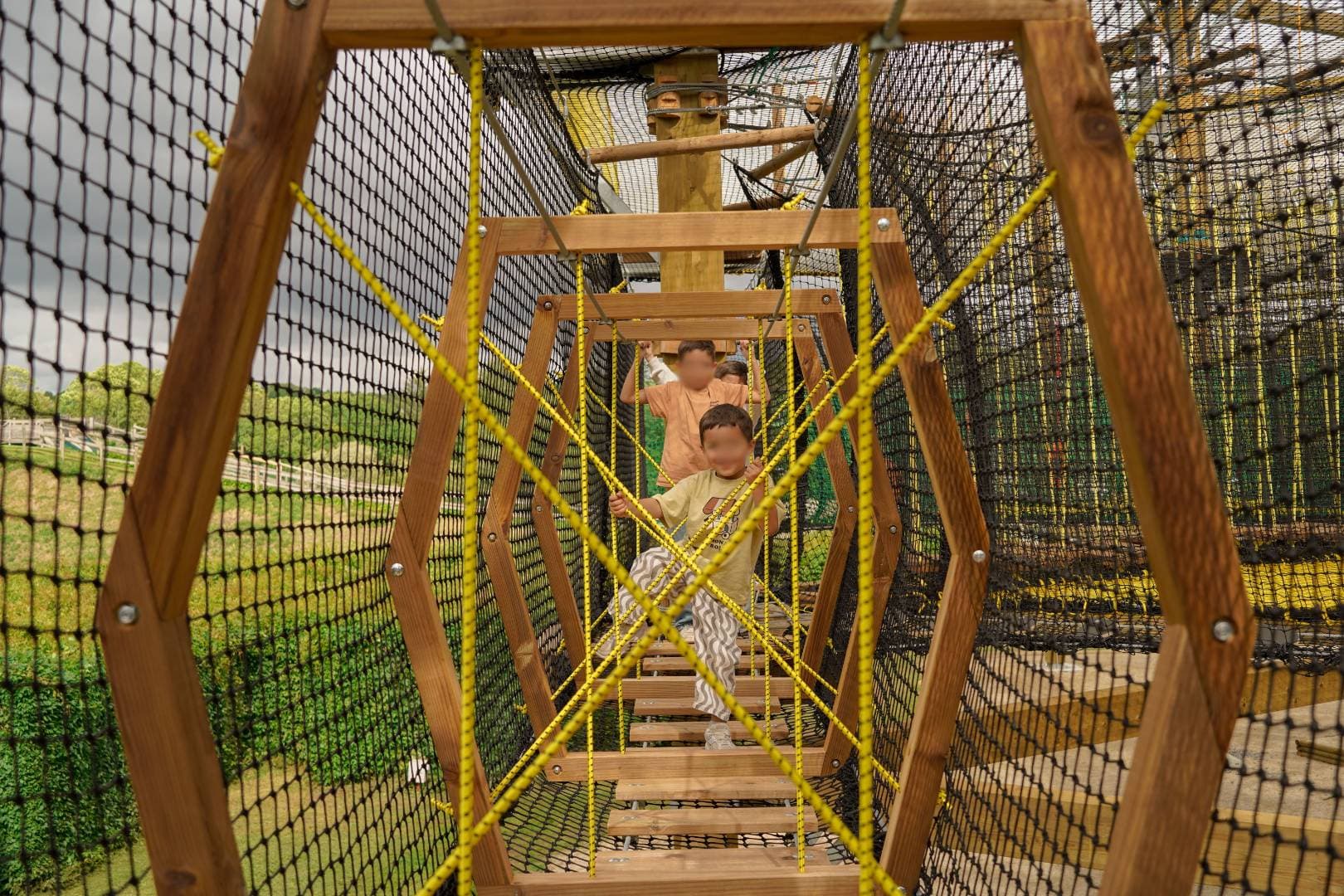 Aven Parc : attractions, animaux et jeux en plein air