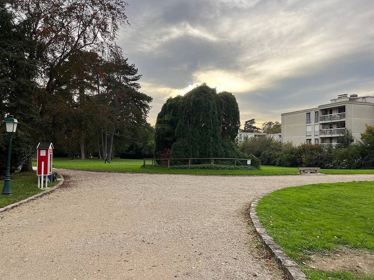 Parc de la Mairie : grand parc familial et espaces verts – sortie enfant à Margency