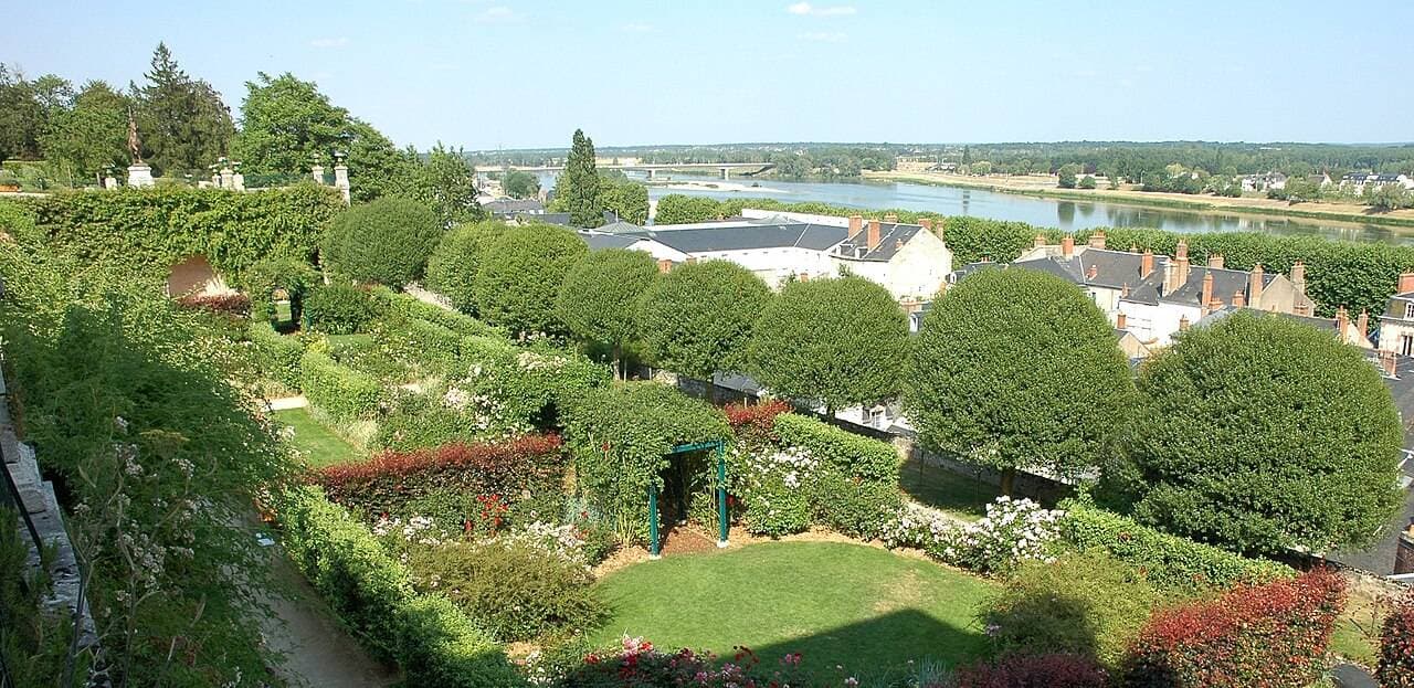 Jardins de l’Évêché : panorama, roseraie et jeux pour enfants – sortie enfant à Blois