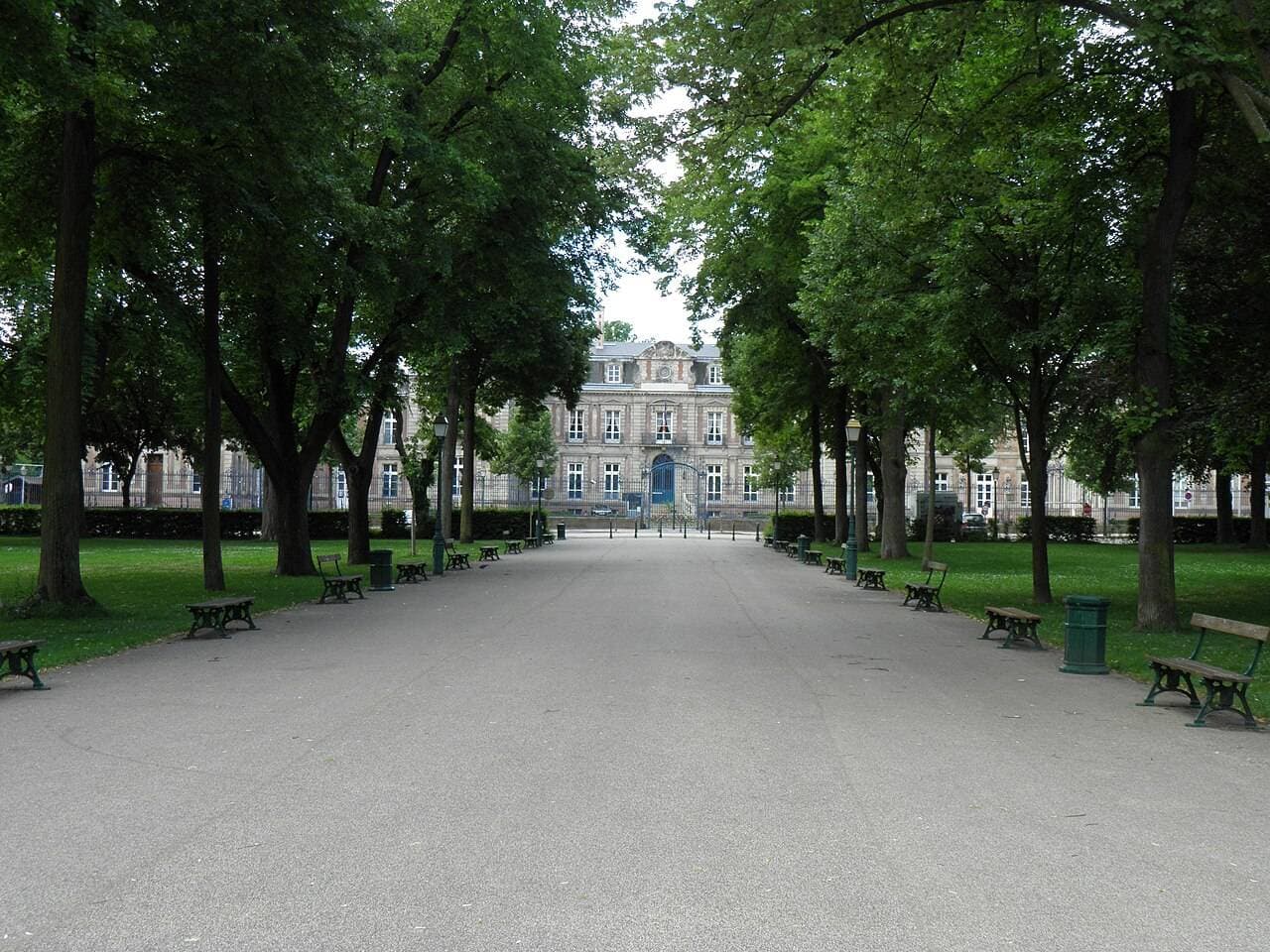 Parc du Champ-de-Mars : fontaines, jeux et carrousel à Colmar - Parcs & jardins