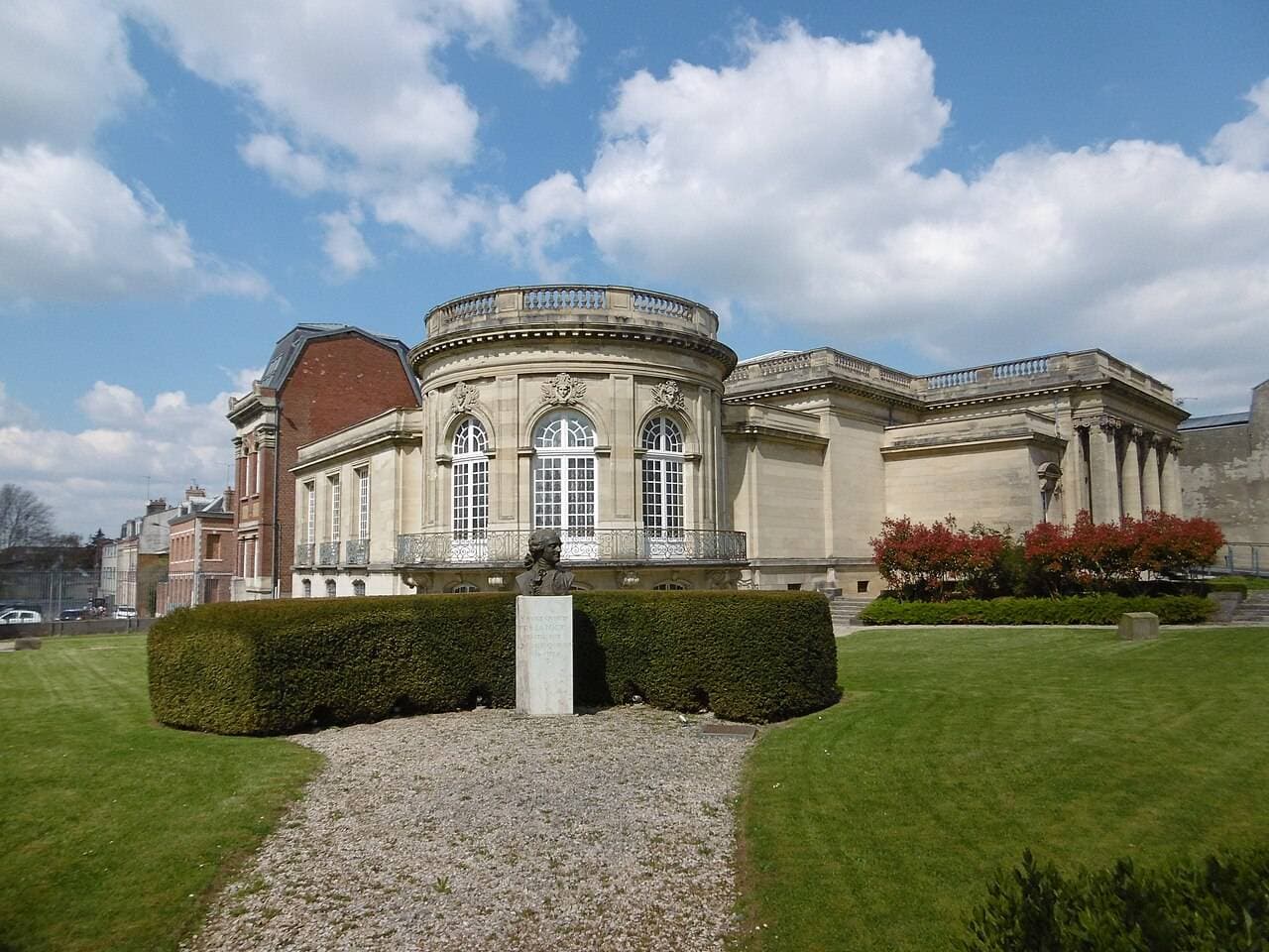 Musée des Beaux-Arts Antoine Lécuyer : pastels, peintures et arts décoratifs