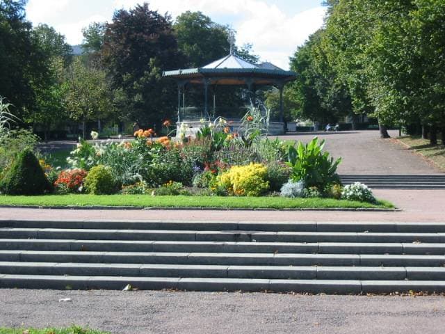 Parc Roger-Salengro : parc urbain et aire de jeux à Nevers - Parcs & jardins