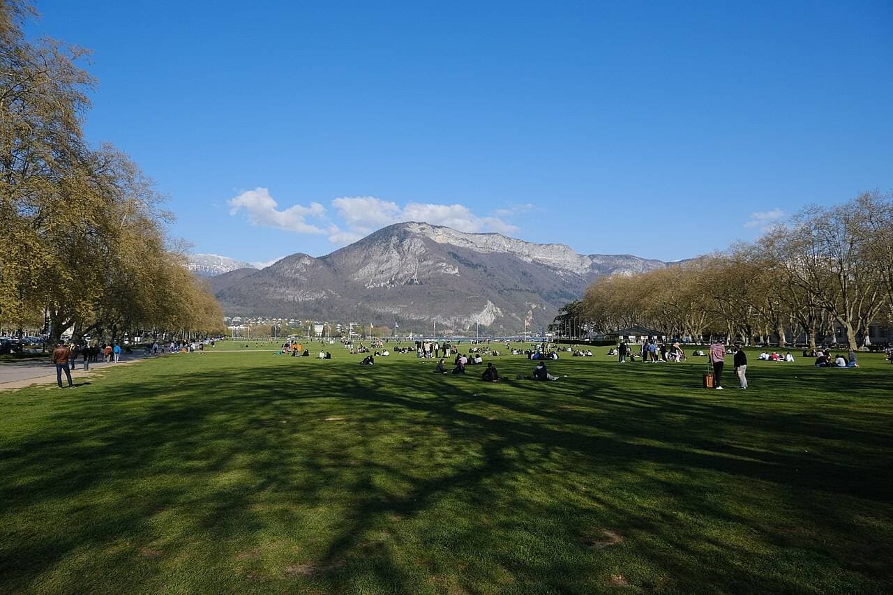 Pâquier : grande promenade au bord du lac – sortie enfant à Annecy