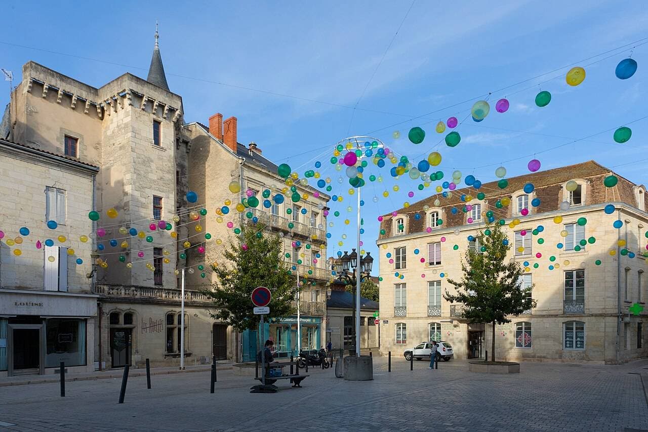 Place de l'ancien hôtel de ville à Périgueux