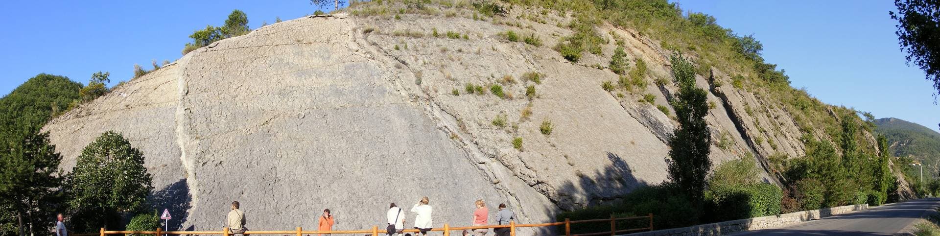 La Dalle aux ammonites : site fossilifère à Digne-Les-Bains - Promenades & randonnées