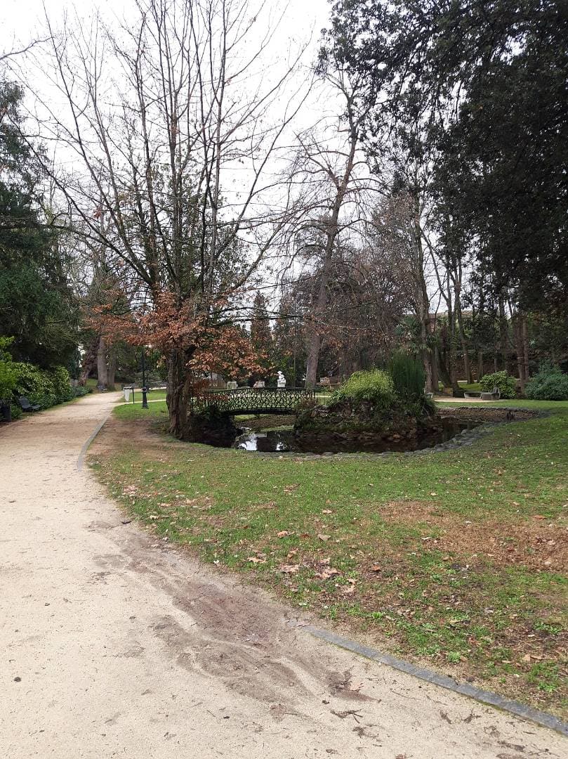 Parc du Chalonge : promenade et aire de jeux